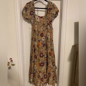 Floral puff sleeved maxi dress
